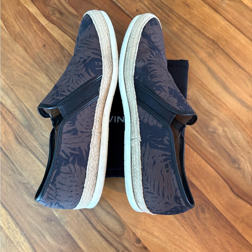 Men’s Vince loafers. Easy slip ons in black and brown neutral colors. - Picture 5 of 6